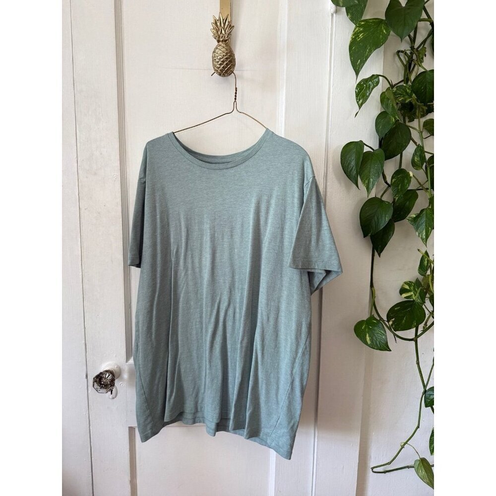 Goodfellow and Company, men’s size x-large blue T-shirt